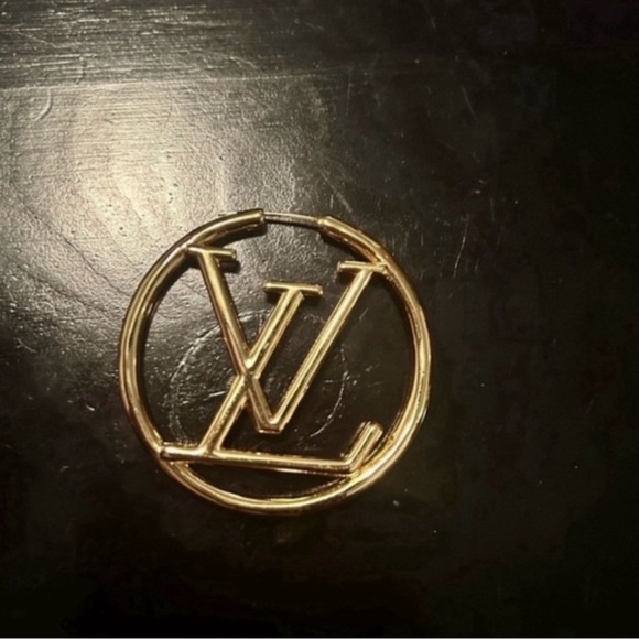 L V Hoop Earrings - Picture 4 of 4